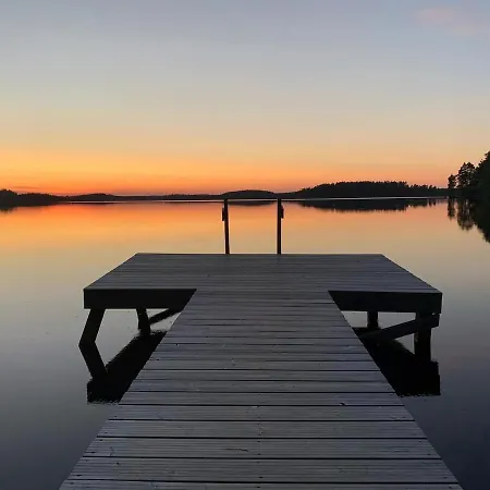 Moekki Ja Saunamoekki Kurjenrahkan Kansallispuistossa Poytya