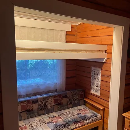 Moekki Ja Saunamoekki Kurjenrahkan Kansallispuistossa Poytya