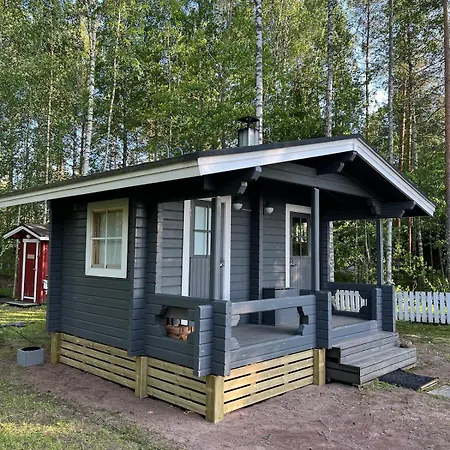 Moekki Ja Saunamoekki Kurjenrahkan Kansallispuistossa Poytya