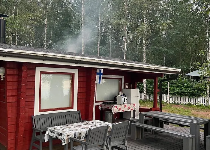 Moekki Ja Saunamoekki Kurjenrahkan Kansallispuistossa Poytya